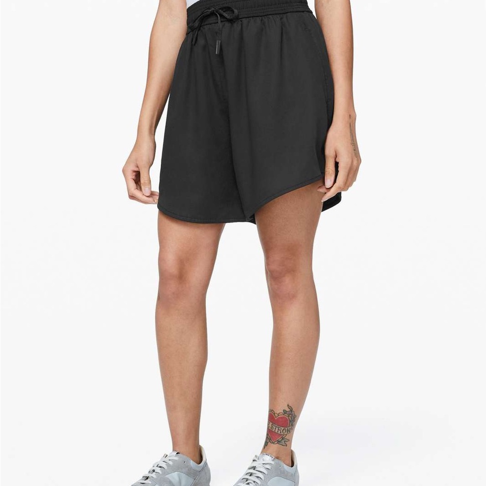 lululemon athletica Black Feeling Femme Shorts